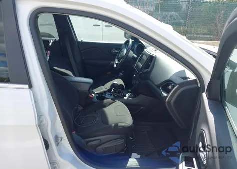 2019 Jeep Cherokee Latitude 4X4 z USA, uszkodzony, nr VIN 1C4PJMCB3KD380303